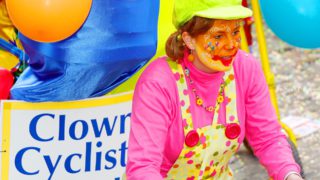 laetare-stavelot-clowns-cyclistes-4