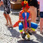 Grand-Cortège-Folklorique-2022---09---Clowns-Cyclistes-10